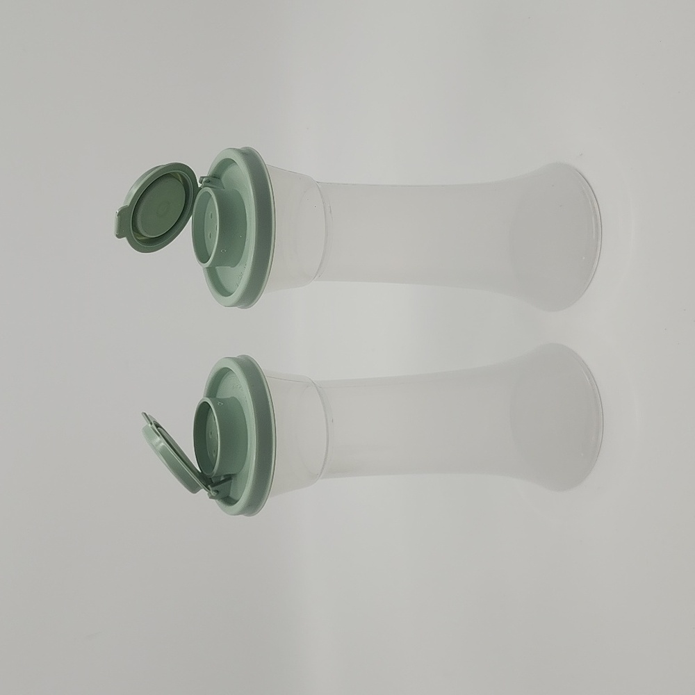 Tupperware Large Hourglass Salt and Pepper Shakers Set Green  New